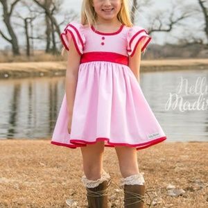 EUC Nelly Madison Dress Up Box, size 6